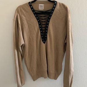 ✨Tan Lace-front baggy sweater✨